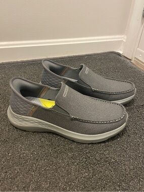 Skechers Mens Hands-Free Slip-Ins Parson - Dewitt Slip-On Shoes in grey color